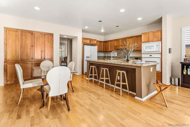 22 Silver Forest Court, Azusa CA: https://media.crmls.org/mediaz/d3d63ea8-83fc-4aeb-abc7-aa3b91444cf7.jpg