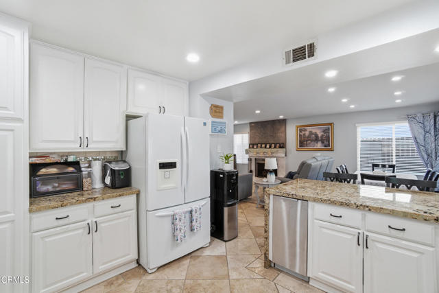 Detail Gallery Image 13 of 61 For 1288 Old Ranch Rd, Camarillo,  CA 93012 - 4 Beds | 2/1 Baths