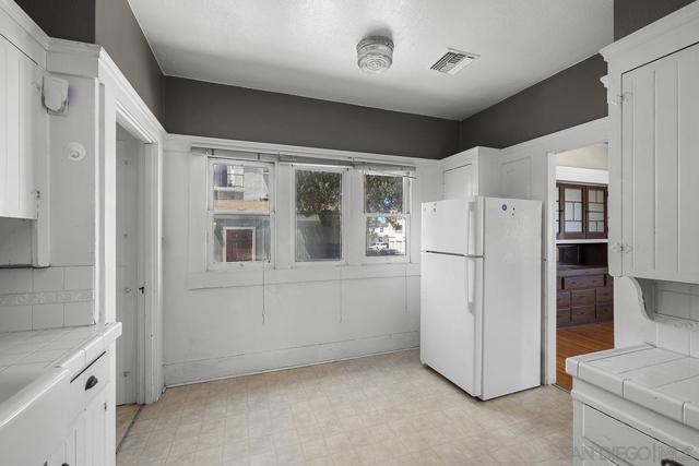 1821 25 Cypress Ave, San Diego CA: https://media.crmls.org/mediaz/d3d72f0d-506f-4264-b1f2-87ac19d48b17.jpg