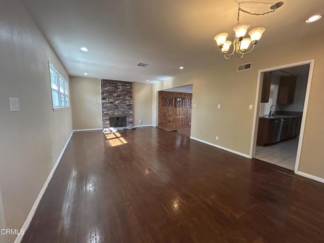 Detail Gallery Image 2 of 7 For 20955 Saticoy St, Los Angeles,  CA 91304 - 3 Beds | 2 Baths