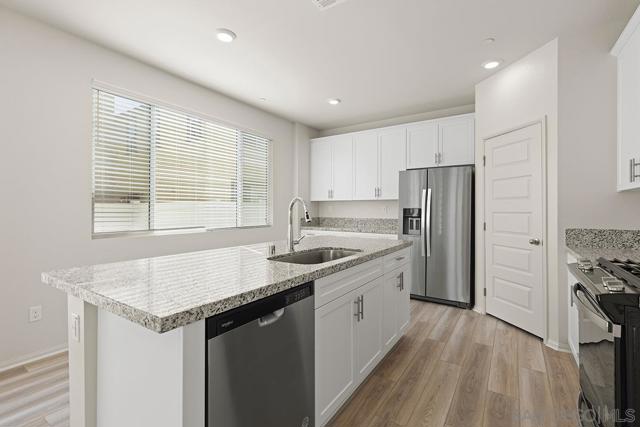 Image 14 of 40 For 40486 Melrose Dr