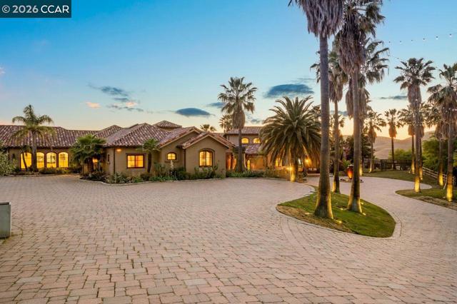 Image 4 of 60 For 1615 Lawrence Rd