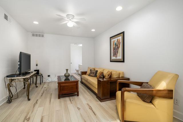 162 Lost River Drive, Palm Desert CA: https://media.crmls.org/mediaz/d3d8505a-4091-4128-9632-0b19d5e0e917.jpg