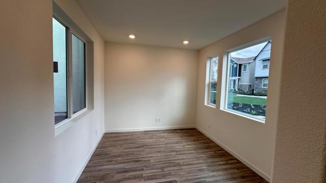 2817 Earthened Walk, Sacramento CA: https://media.crmls.org/mediaz/d3d86c6c-cfa9-47d5-8dab-03cd251116a8.jpg