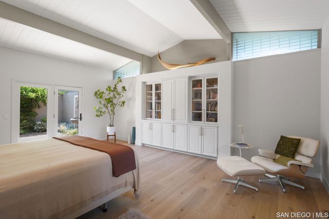 5931 Citadel CIR, La Jolla CA: https://media.crmls.org/mediaz/d3d8d95b-a41b-49ef-afb7-f17a10c2c50e.jpg