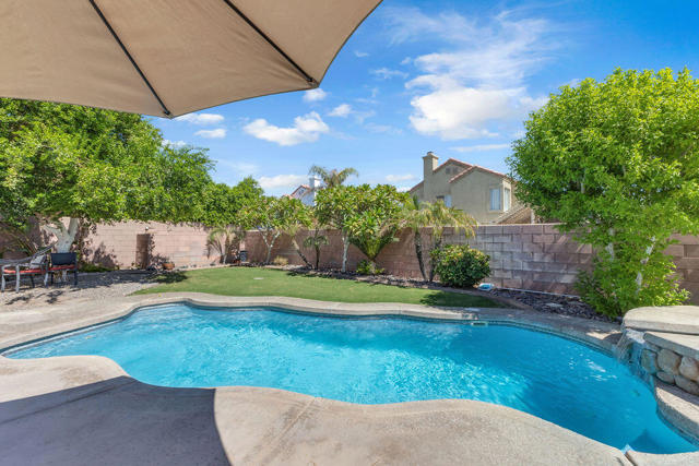 44310 Villeta Drive, La Quinta CA: https://media.crmls.org/mediaz/d3d91336-0a20-4834-92bd-c6daa0c230e3.jpg