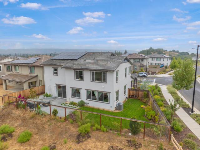 7101 Hakkan Drive, Gilroy CA: https://media.crmls.org/mediaz/d3d9205d-1cfe-43db-97d3-e342dbbbfaf9.jpg