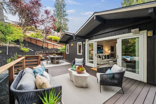 589 TAHOS ROAD, Orinda CA: https://media.crmls.org/mediaz/d3d9f133-aac4-43a8-8d63-a71f4131fe0e.jpg