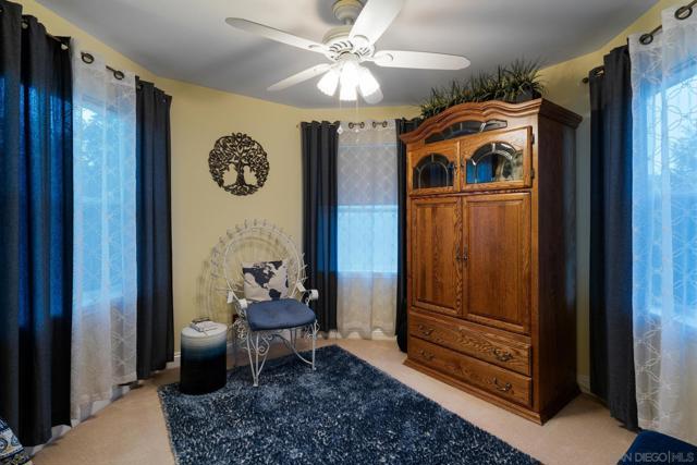 24665 Rancho Santa Teresa Dr, Ramona CA: https://media.crmls.org/mediaz/d3da6782-9f66-465a-86e8-a4367e3b8abc.jpg