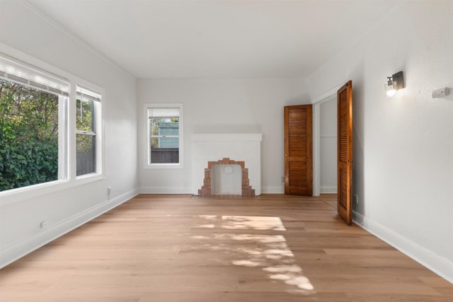 2238 7Th, Berkeley CA: https://media.crmls.org/mediaz/d3daabc3-290e-4fd0-9fb7-bdb4e54cb533.jpg