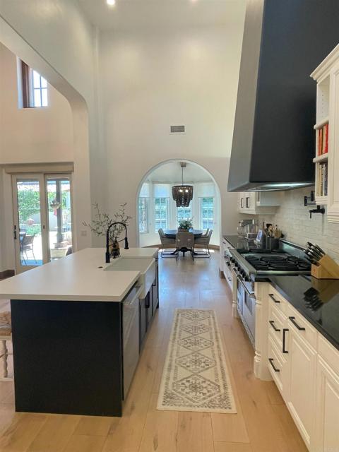 Detail Gallery Image 10 of 29 For 7083 Calle Portone, Rancho Santa Fe,  CA 92091 - 3 Beds | 3/1 Baths