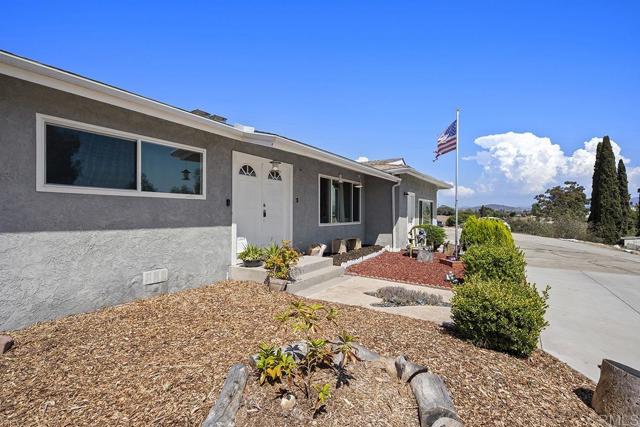 Detail Gallery Image 2 of 44 For 1219 Wren St, San Diego,  CA 92114 - 5 Beds | 4 Baths