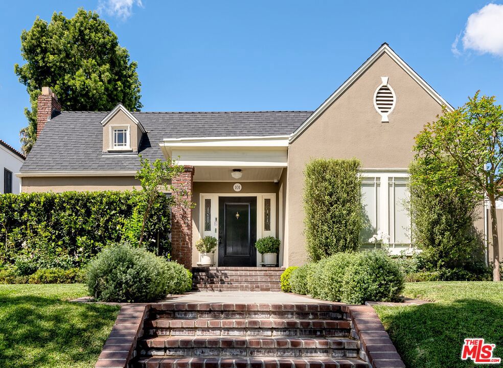 101 N Arden Boulevard