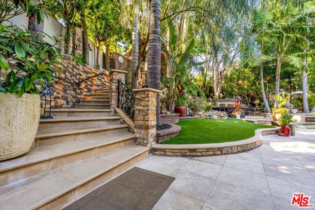 2276 La Granada Drive, Los Angeles CA: https://media.crmls.org/mediaz/d3ddfb75-9dbb-4ba5-8d87-b1df0a0c1cdf.jpg