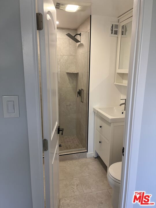 10787 Wilshire Boulevard, Los Angeles CA: https://media.crmls.org/mediaz/d3deeef6-c6ae-4c55-b0f0-2ec799890787.jpg