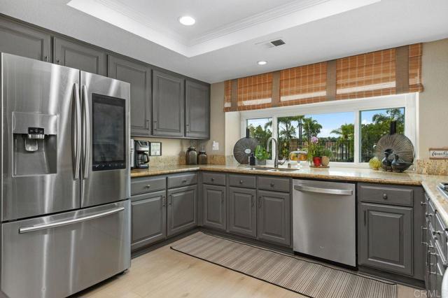 Detail Gallery Image 14 of 35 For 1585 Madrid Dr, Vista,  CA 92081 - 3 Beds | 2/1 Baths