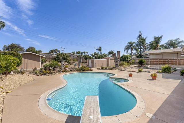 Detail Gallery Image 5 of 51 For 3433 Kennelworth Lane, Bonita,  CA 91902 - 5 Beds | 2/1 Baths