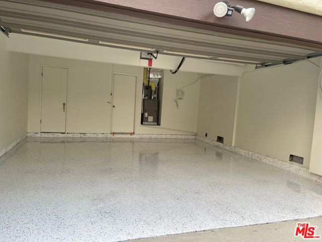 603 Racquet Club Lane, Thousand Oaks CA: https://media.crmls.org/mediaz/d3e17a34-e1cc-471f-a01a-e8a3f635c799.jpg