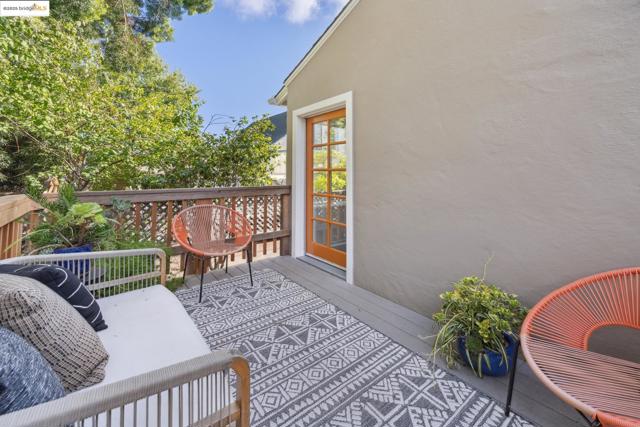 5318 Fleming Avenue, Oakland CA: https://media.crmls.org/mediaz/d3e1b0de-7f73-4a25-b0af-3c4b461b4527.jpg