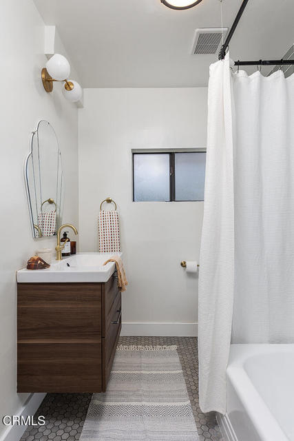4802 Converse St Street, Los Angeles CA: https://media.crmls.org/mediaz/d3e1d4a1-32b4-470e-8ff1-8f05cde36a92.jpg