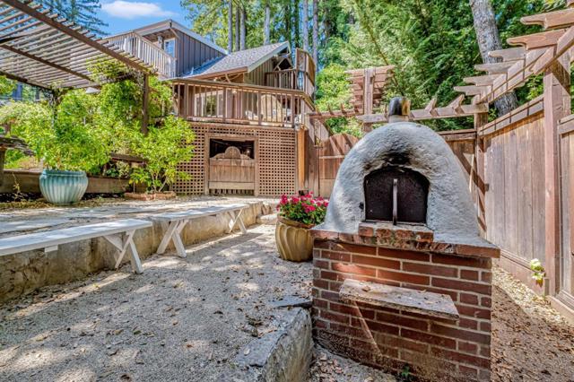 13380 Debby Lane, Boulder Creek CA: https://media.crmls.org/mediaz/d3e2855e-165b-4951-bcba-b2ba8665503d.jpg