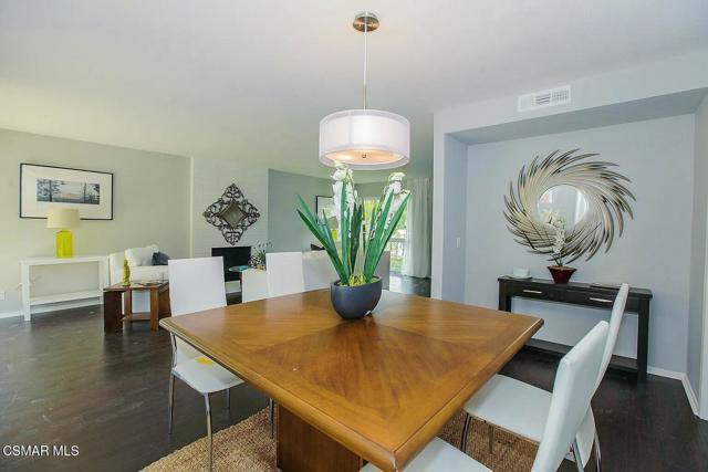 5500 Blanco Avenue, Woodland Hills CA: https://media.crmls.org/mediaz/d3e35838-ba9f-4b45-ad80-335014548eab.jpg