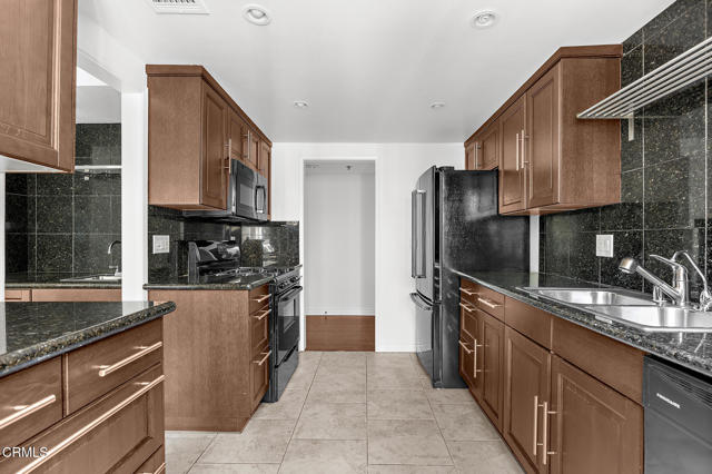 Detail Gallery Image 6 of 28 For 1000 E California Bld #204,  Pasadena,  CA 91106 - 2 Beds | 2/1 Baths