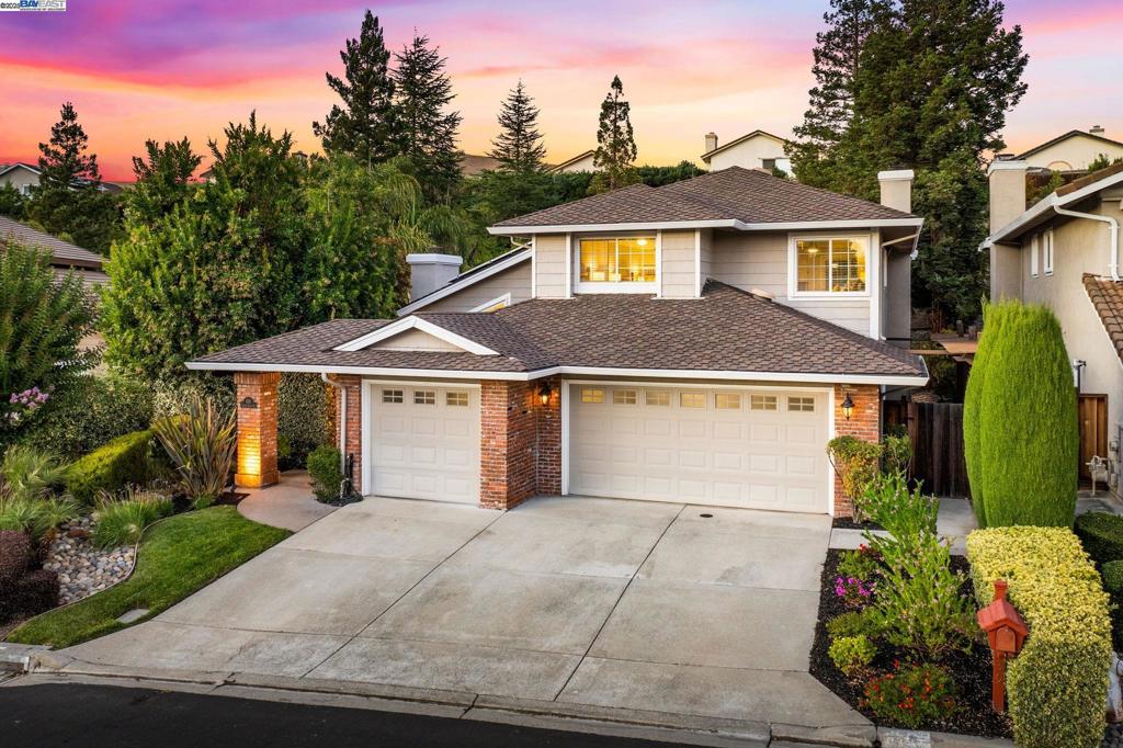 639 Canyon Crest Rd East