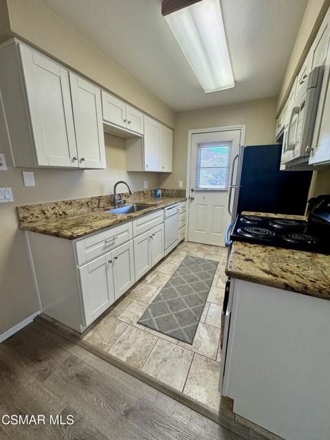 2014 Avenida Placida, Simi Valley CA: https://media.crmls.org/mediaz/d3e63aff-d1d0-4603-9ae0-eeb81abfa77e.jpg