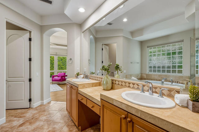 10 Porto Cielo Court, Rancho Mirage, CA 92270