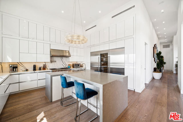 10715 Yerba Buena Road, Malibu CA: https://media.crmls.org/mediaz/d3e6a439-092f-4975-9b3c-b5ba9fa7a0fb.jpg