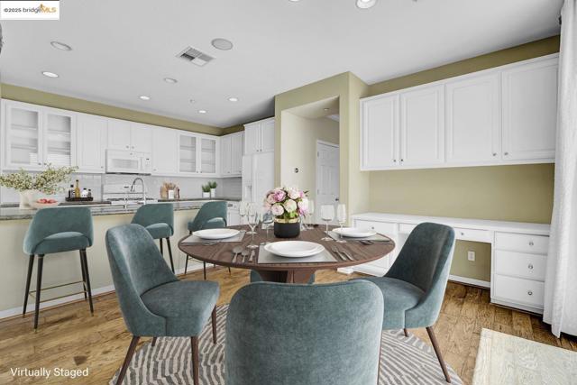 2743 Cathedral Cir, Brentwood CA: https://media.crmls.org/mediaz/d3e6f287-10d5-4b02-9ffd-a06029ae7496.jpg