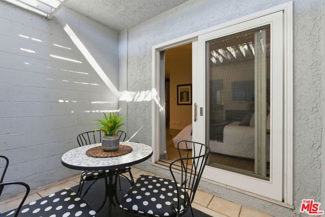 1013 16th Street, Santa Monica CA: https://media.crmls.org/mediaz/d3e77985-9a36-427b-a70a-c4915094db03.jpg