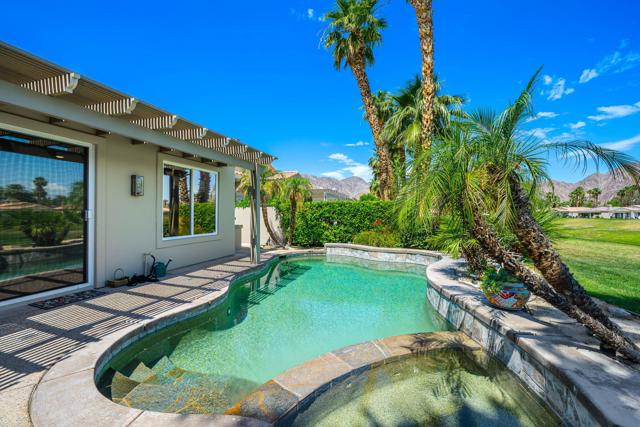 78328 Calle Las Ramblas, La Quinta CA: https://media.crmls.org/mediaz/d3e7ad55-be05-455f-b3b6-73c9b5dd9e97.jpg