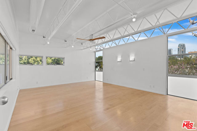 2153 Linnington Avenue, Los Angeles CA: https://media.crmls.org/mediaz/d3e80316-ff9d-4a16-ad46-0ba63fb83620.jpg