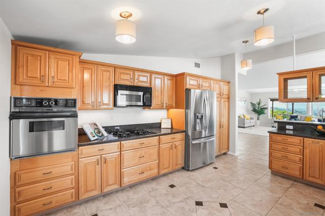 3539 Mount Laurence Dr, San Diego CA: https://media.crmls.org/mediaz/d3e88682-692c-469c-a001-7b14feab6fd0.jpg