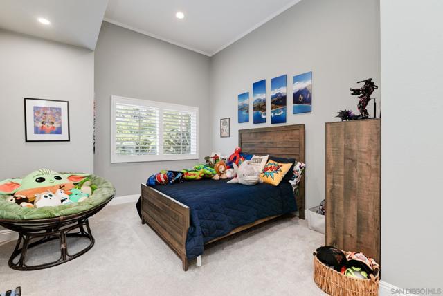 13555 Sagewood Dr, Poway CA: https://media.crmls.org/mediaz/d3e913ca-6259-49a0-8bd6-56b6bcc0c86a.jpg