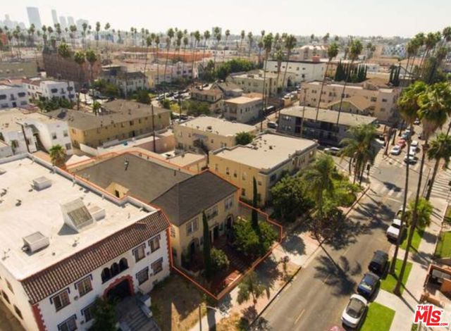 848 S Normandie Avenue, Los Angeles CA: https://media.crmls.org/mediaz/d3e92592-116f-4ca6-8aa6-b8668c50dad5.jpg