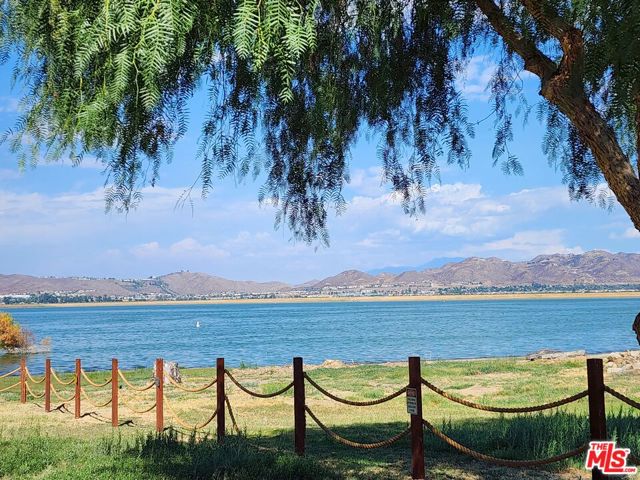 17650 Grand Avenue, Lake Elsinore CA: https://media.crmls.org/mediaz/d3e95031-45db-4b9f-9730-8926e997da44.jpg