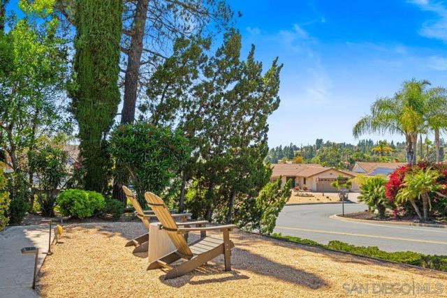 17109 Cloudcroft Dr, Poway CA: https://media.crmls.org/mediaz/d3e95c7b-25a7-4c0f-a344-c9cf4d4c3692.jpg