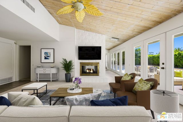 5111 E Bobolink Lane, Palm Springs CA: https://media.crmls.org/mediaz/d3e97609-2ea5-495c-a6e2-4cf455725580.jpg