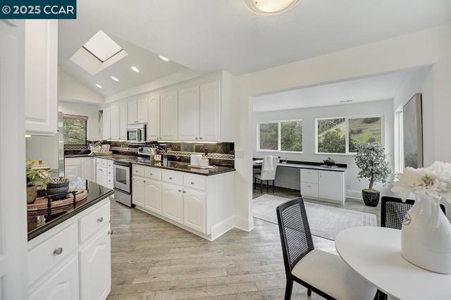 3535 Terra Granada Dr, Walnut Creek CA: https://media.crmls.org/mediaz/d3e98499-7ab1-4ead-acd5-5ab184d75620.jpg