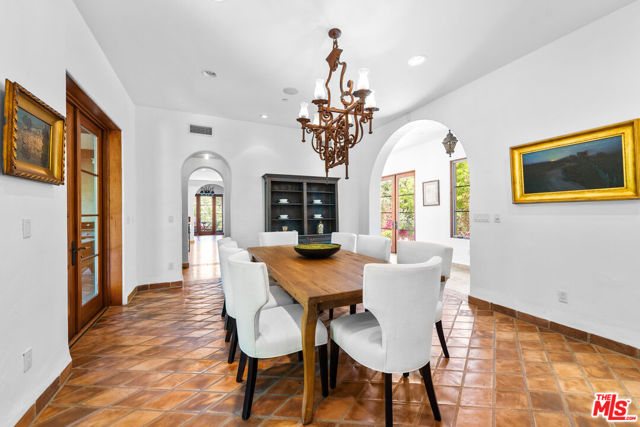 5850 Lapworth Drive, Agoura Hills CA: https://media.crmls.org/mediaz/d3e99dff-23ea-4d6b-890f-dd60869c6975.jpg