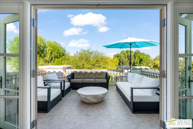 1 Saint Petersburg Court, Rancho Mirage CA: https://media.crmls.org/mediaz/d3e9cb4c-97c4-4faa-8c2d-9f5cb4743eda.jpg