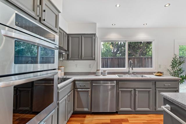 707 Santa Cruz Lane, Foster City CA: https://media.crmls.org/mediaz/d3e9d040-15a3-413a-893a-6eec2c640839.jpg