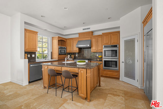 1772 Tamarack Street, Westlake Village CA: https://media.crmls.org/mediaz/d3ea9182-20e9-427f-81b5-7fbb31750c5a.jpg