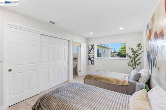 Image 23 of 46 For 4519 Edwards Ln