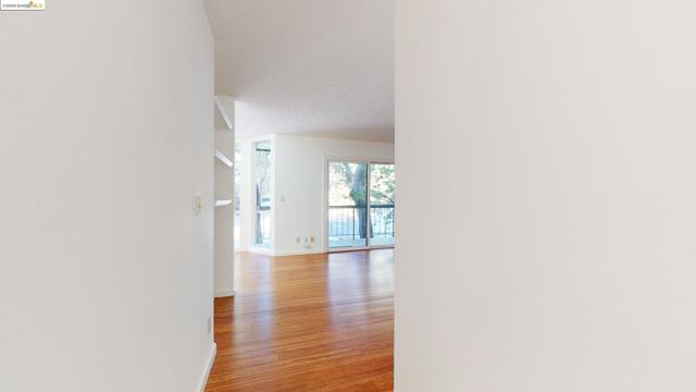 Image 8 of 17 For 2700 Le Conte Ave  201