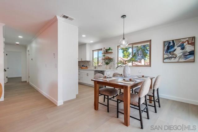3113 Avenida Topanga, Carlsbad CA: https://media.crmls.org/mediaz/d3ec1152-eb29-436c-b0a6-0dd9425db177.jpg