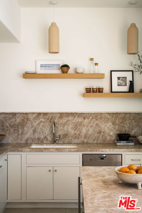 26520 Latigo Shore Drive, Malibu CA: https://media.crmls.org/mediaz/d3ec578f-867c-4d34-b2e4-6dfc655476fd.jpg